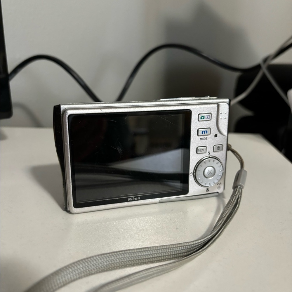 Nikon Coolpix S6 Compact Digital Camera